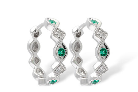 C195-65252: EARRINGS .13 EMERALD .18 TGW