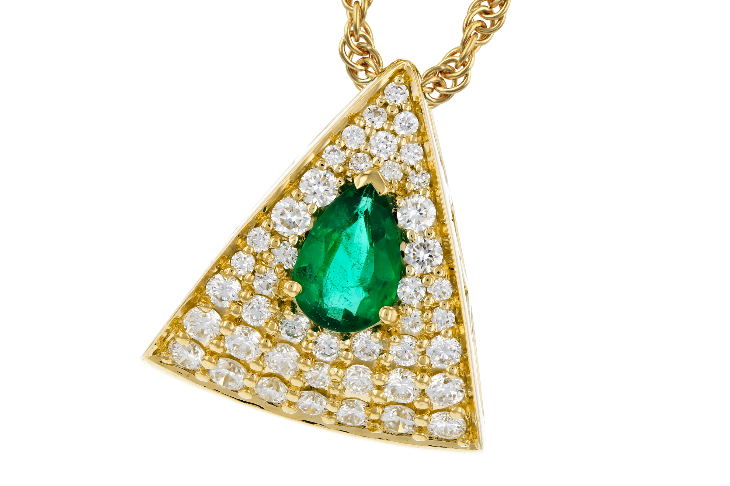 F284-75252: NECKLACE .26 EMERALD .60 TGW (6x4MM EM)