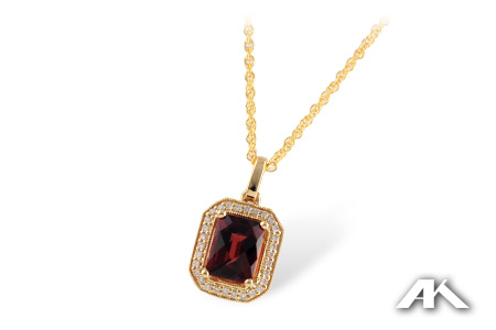 G196-57088: NECK 1.93 GARNET 2.04 TGW