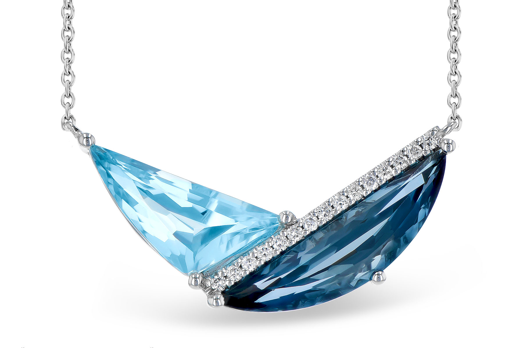 H282-03424: NECK 4.66 BLUE TOPAZ 4.75 TGW (18")