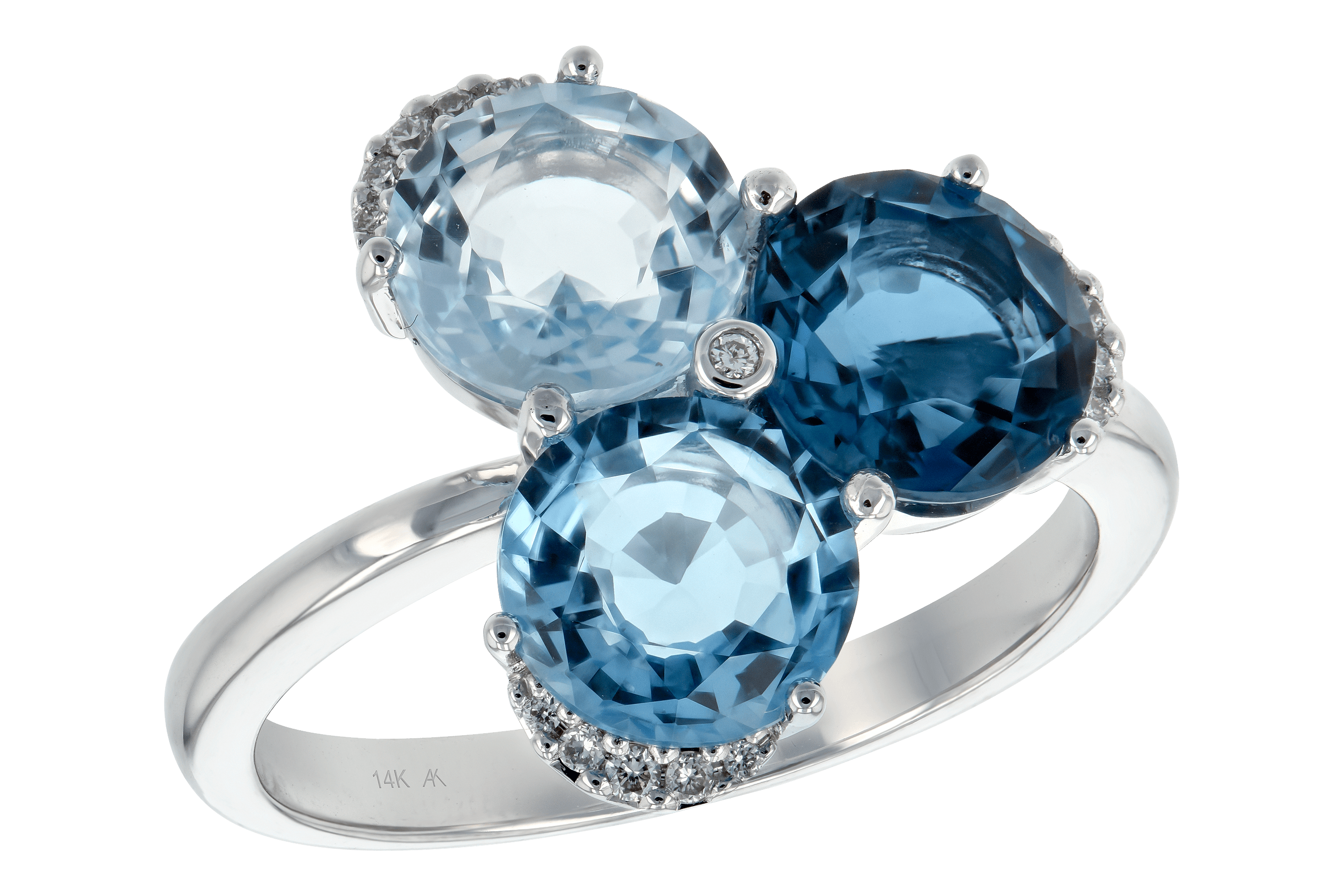 L198-37997: LDS RG 4.02 BLUE TOPAZ 4.07 TGW