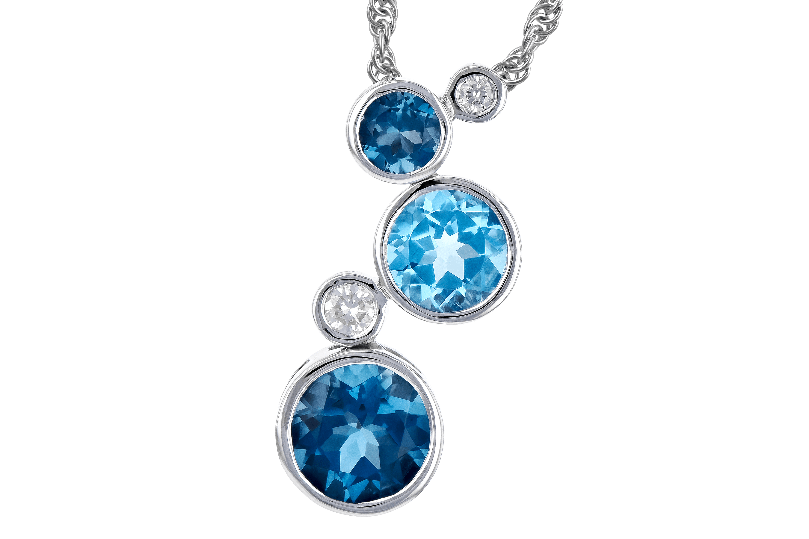 L282-07079: NECK 2.30 BLUE TOPAZ 2.40 TGW