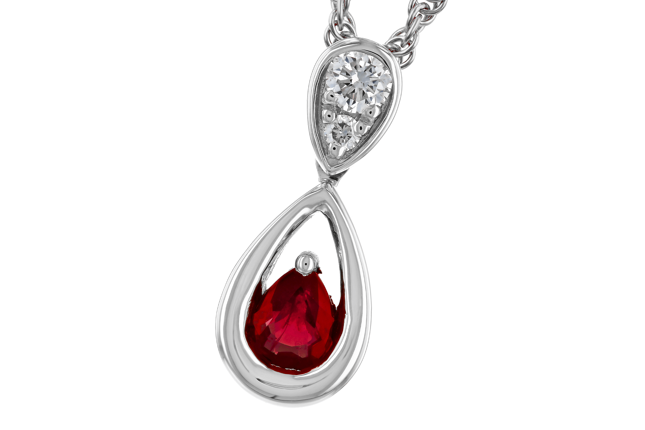 L283-85224: NECKLACE .20 RUBY .26 TGW (4x3 RUBY)